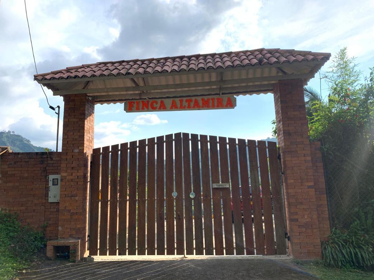 Finca Altamira La Vega  Buitenkant foto